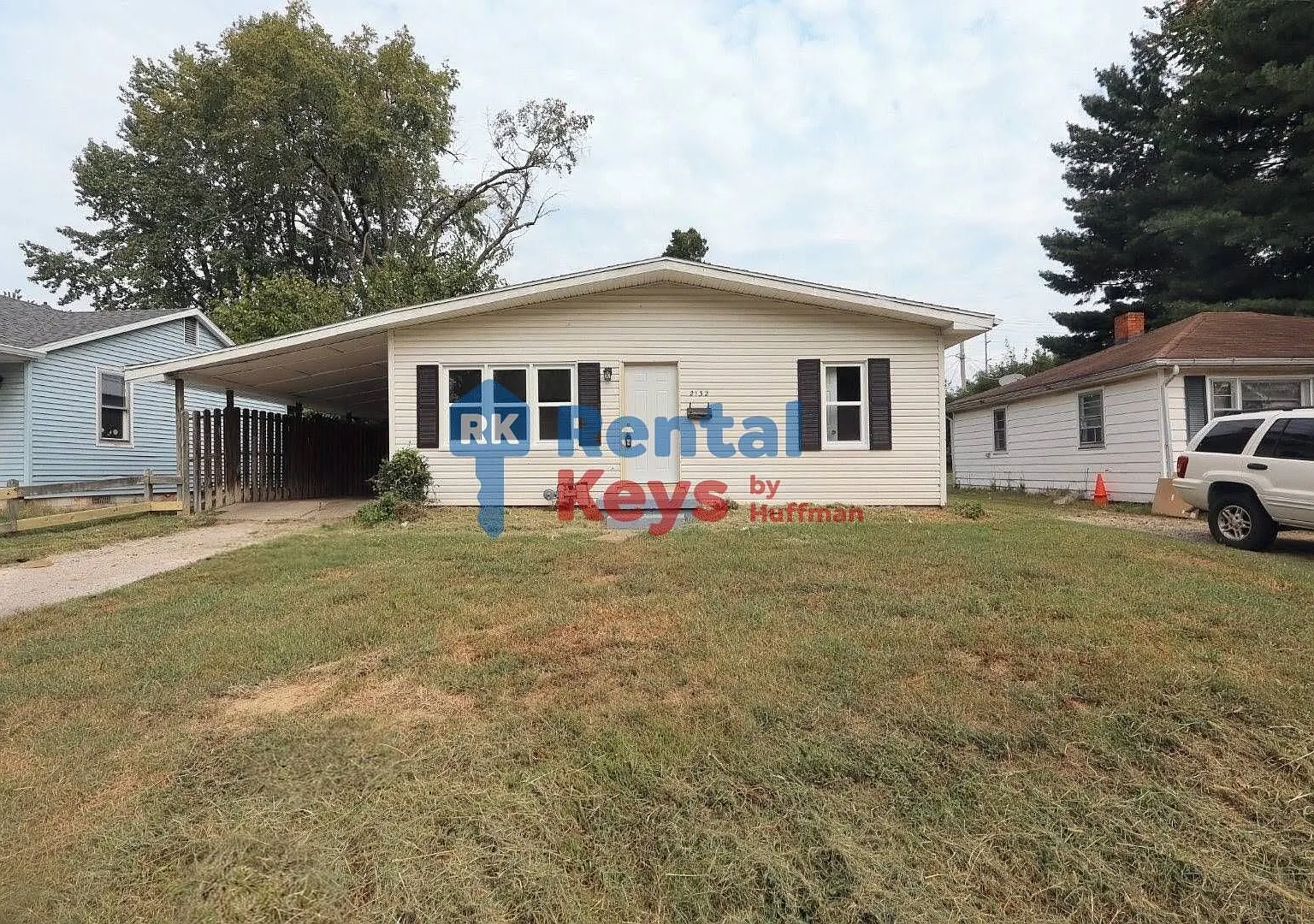 Three Bedroom House | Garage — Photo 1
