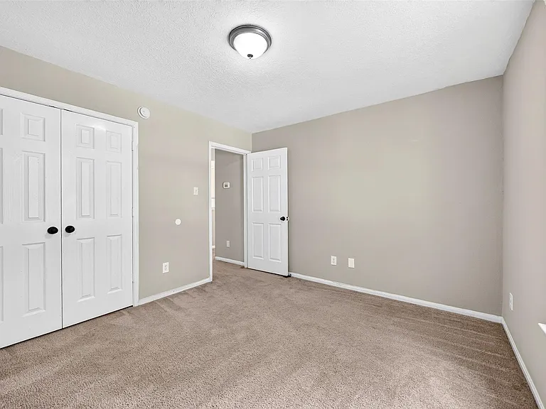 7603 Kenmark Ct — Photo 36