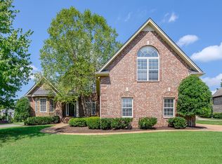 1016 Heathrow Dr, Hendersonville, TN 37075