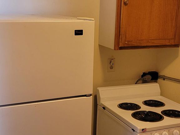 3rd image of 7416 Harwood Ave