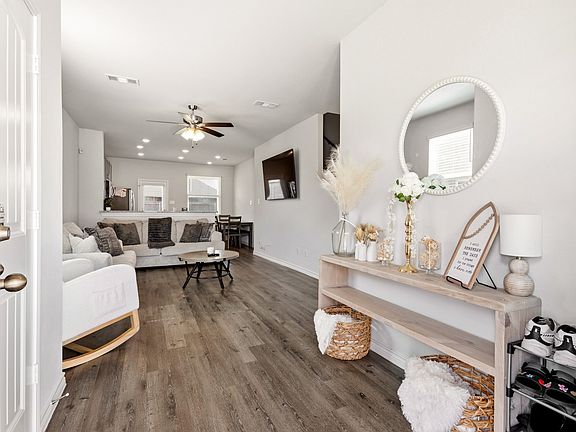 3rd image of 1329 Wentwood Dr