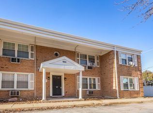 904 W Saint James St UNIT 1S, Arlington Heights, IL 60005