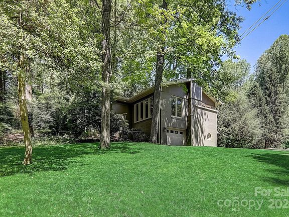 2nd image of 35 Hilltop Cir N #16