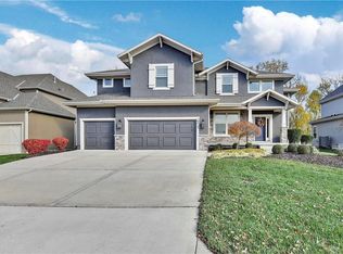 16413 Hayes St, Overland Park, KS 66085