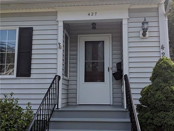 3rd image of 427 Wolcott Ave