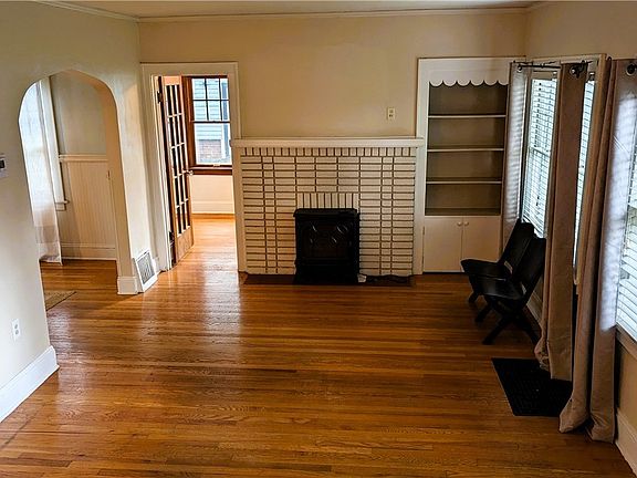 2nd image of 487 Greenwood Ave