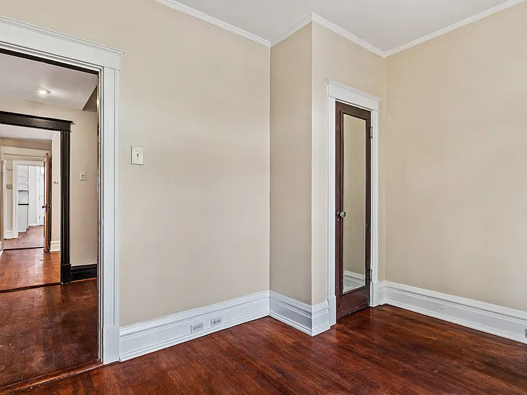 6026-28 Pershing Ave #6028 — Photo 6