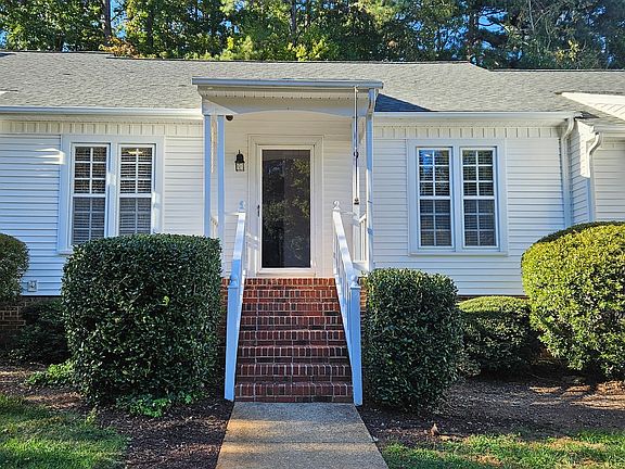 3rd image of 119 Greenmont Ln