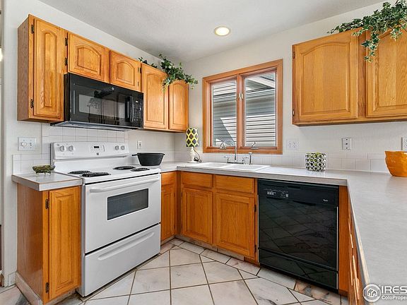 2nd image of 1136 Wabash St #3
