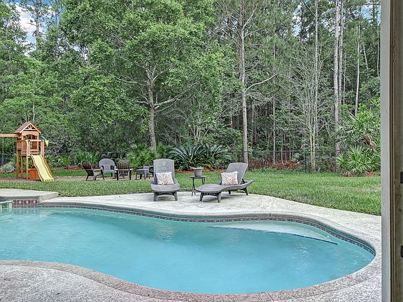 4th image of 864 Brookstone Ct