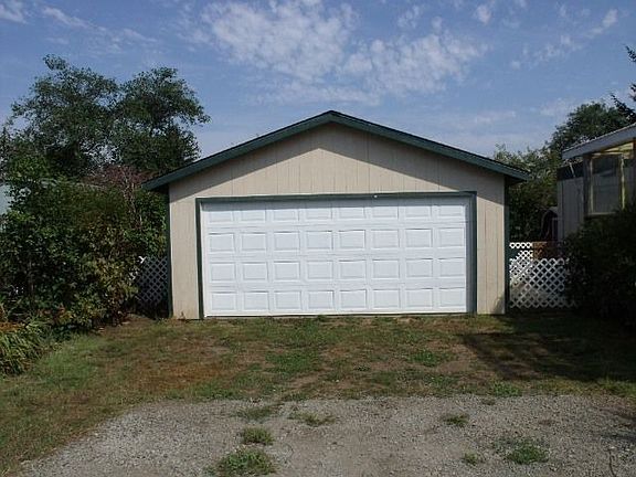3rd image of 2434 Kelly Ave