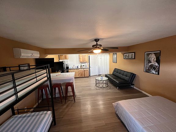 4th image of 455 Moser Ave #8