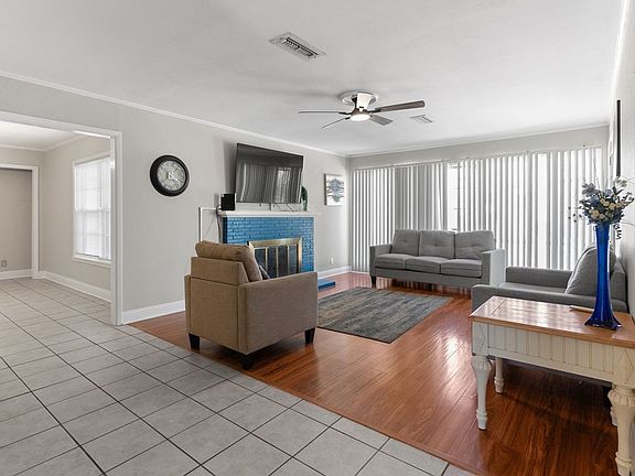4th image of 2204 Princeton Ave