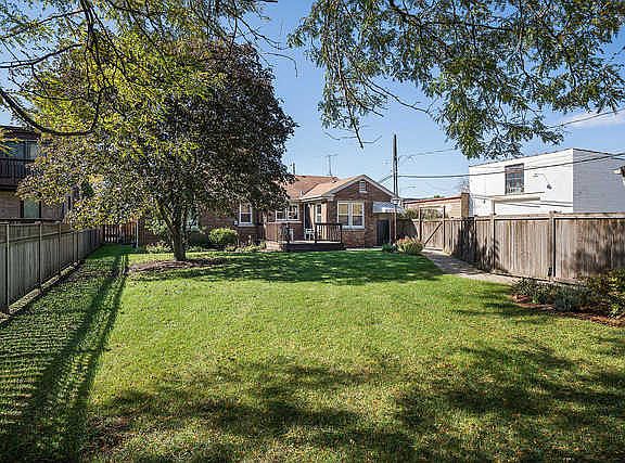 5th image of 4111 Sunnyside Ave