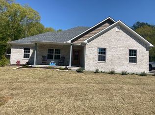 251 Napier Ln, Wildersville, TN 38388