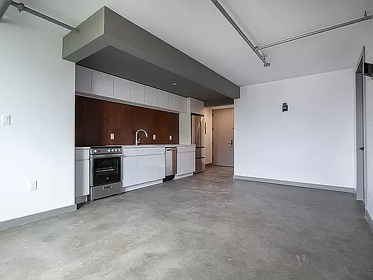 410 Tompkins Ave #5E — Photo 1
