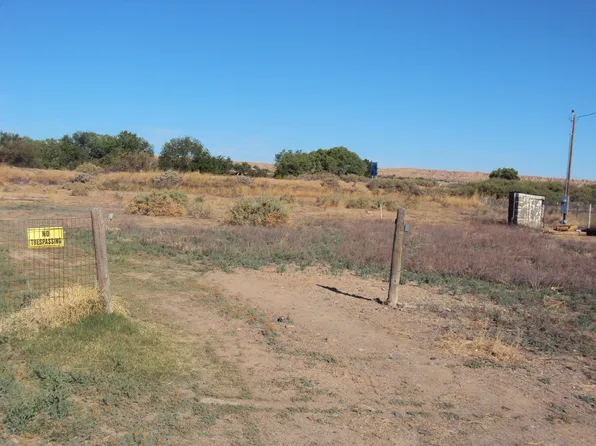 17 Yucca Pl, Belen, NM 87002