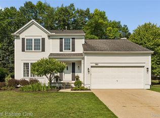 763 Whitney Dr, Rochester Hills, MI 48307