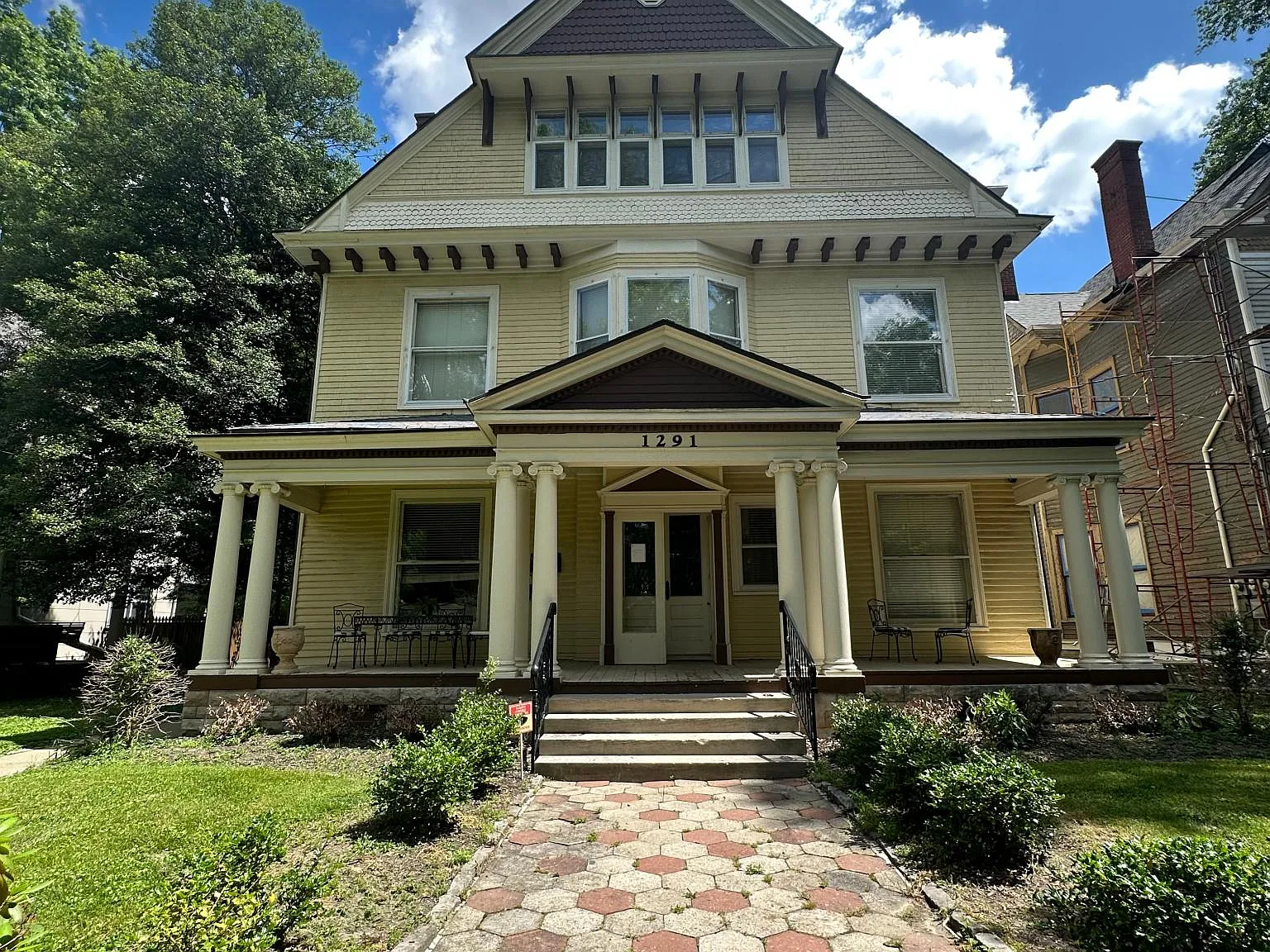 2 bed, $1,395 — Photo 1