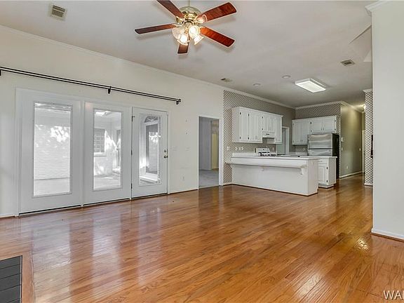 5th image of 4301 Woodland Hills Dr