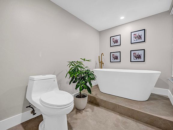 3rd image of 5701 CAMINO DEL SOL #102