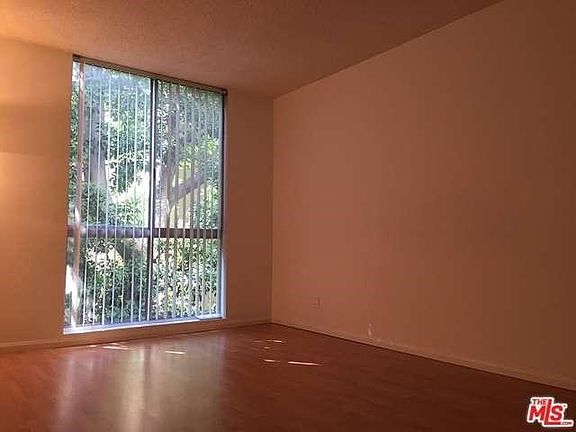 5th image of 5625 Windsor Way Unit 212