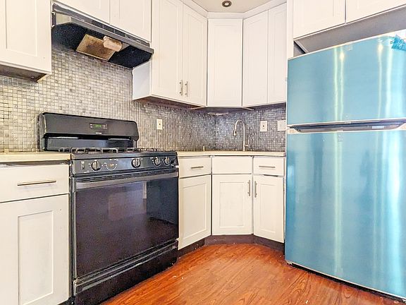 2nd image of 539 Chauncey St #2