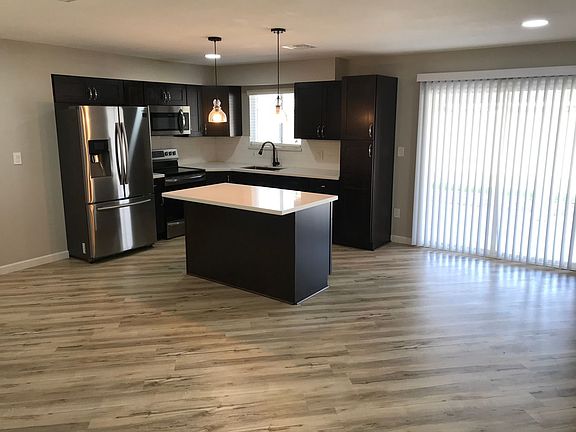 4th image of 604 E Julie Dr