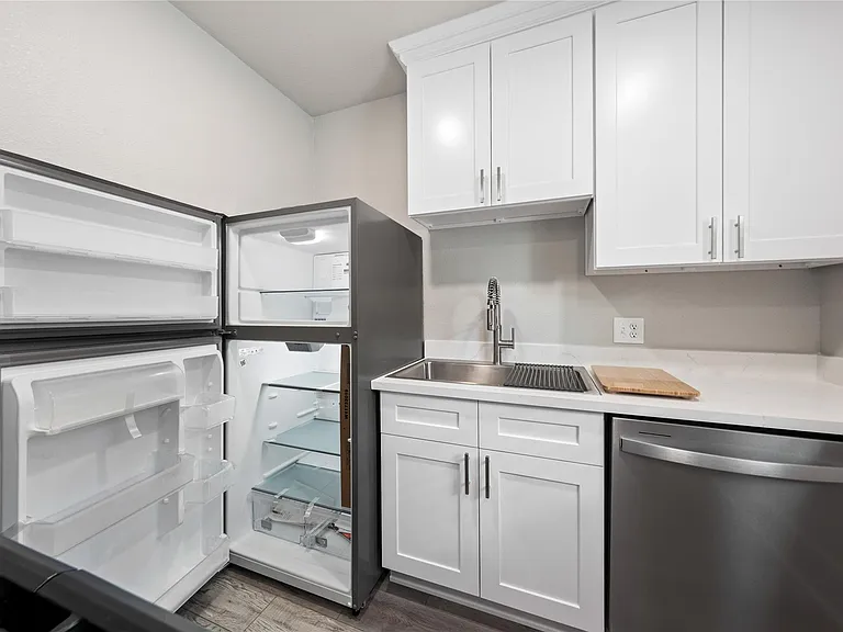211 N Milby St #4 — Photo 15