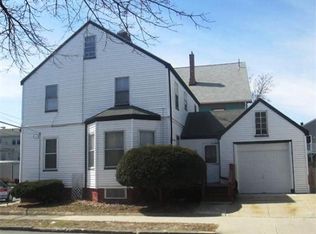 87 Essex St, Lynn, MA 01902