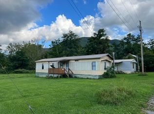 114 & 116 Marlow Ln, Hampton, TN 37658