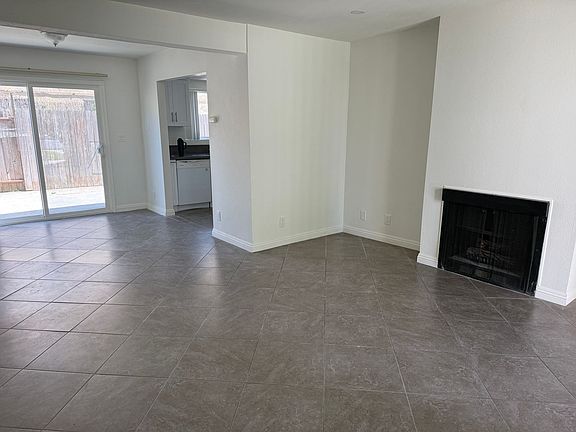 2nd image of 203 Venice Ave Unit 3