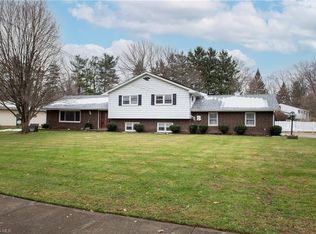38898 Johnnycake Ridge Rd, Willoughby, OH 44094