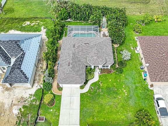 2nd image of 413 NW 3rd Ln