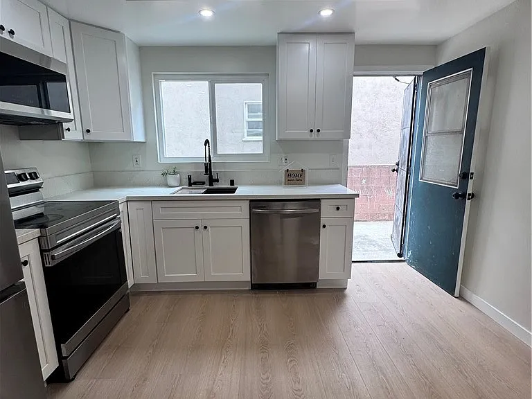 2615 Curtis Ave #B — Photo 10
