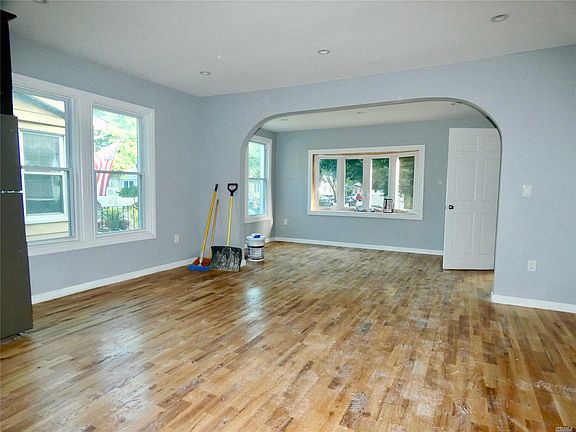 2nd image of 23417 88th Ave