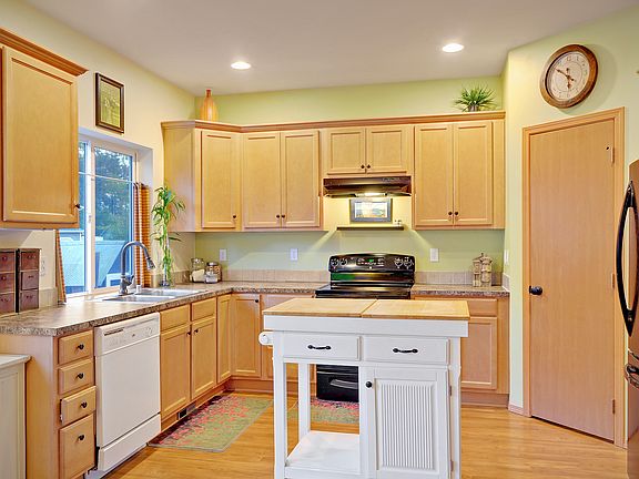 2nd image of 8511 36th Ave NE