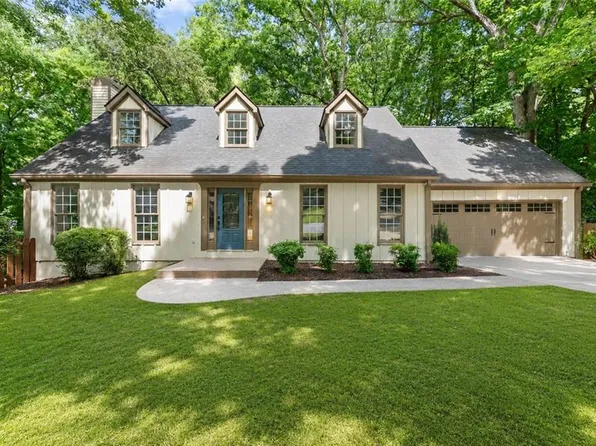 1476 W Lake Dr, Gainesville, GA 30501