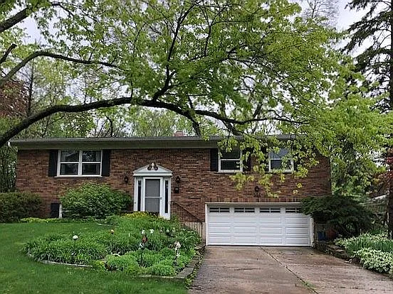 554 Maywood Ln photo 1