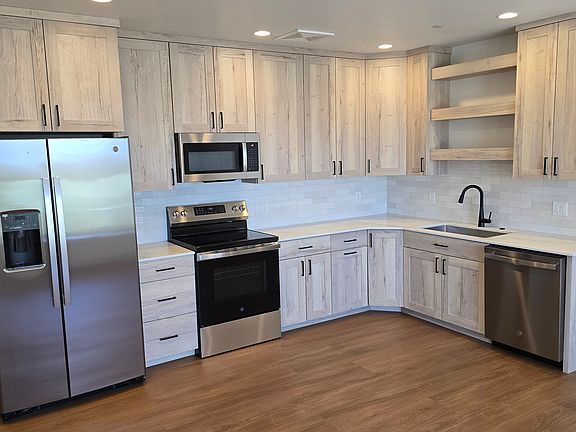 3rd image of 118 E Skyline Terrace Way #1