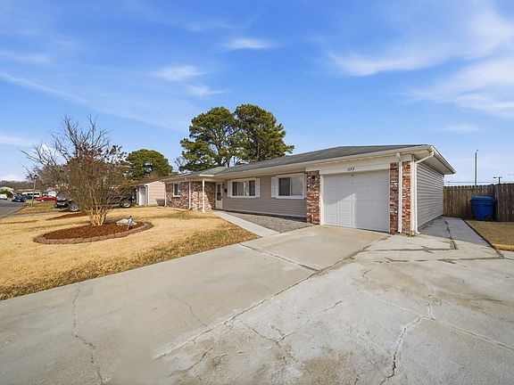 2nd image of 1152 Gladiola Cres