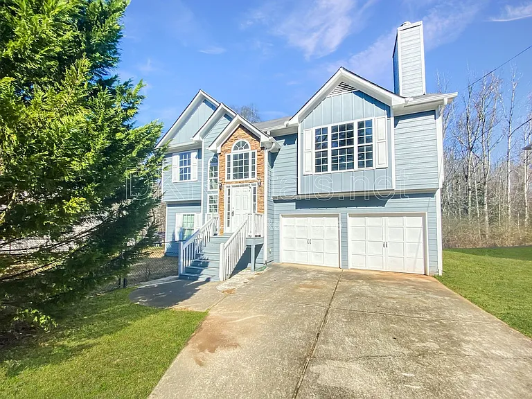 1068 S Gordon Rd SW — Photo 1
