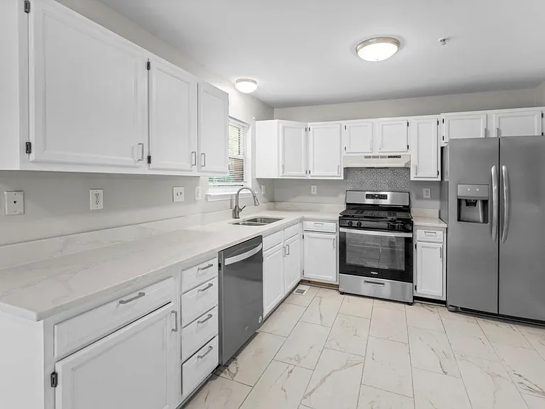 7016 Migliori Ct — Photo 16