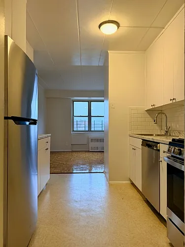 32 Park Ave Photo 1