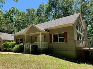 1610 Bridge Rd, Hillsdale, MI 49242