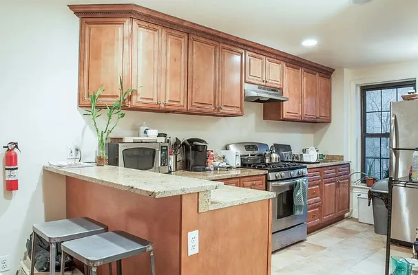 Rented by Wyllie Real Estate | media 6