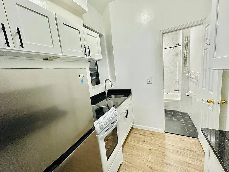 228 W 24th St #1E — Photo 8