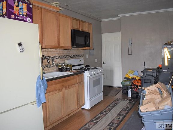 3rd image of 9428 N 15th E
