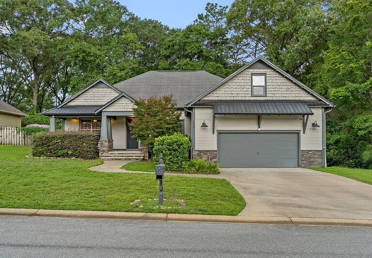 6008 Trestle St — Photo 1