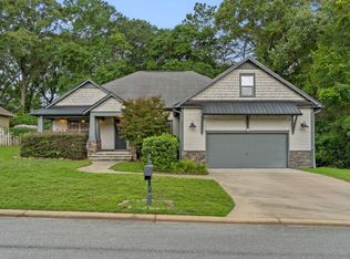 6008 Trestle St, Crestview, FL 32536